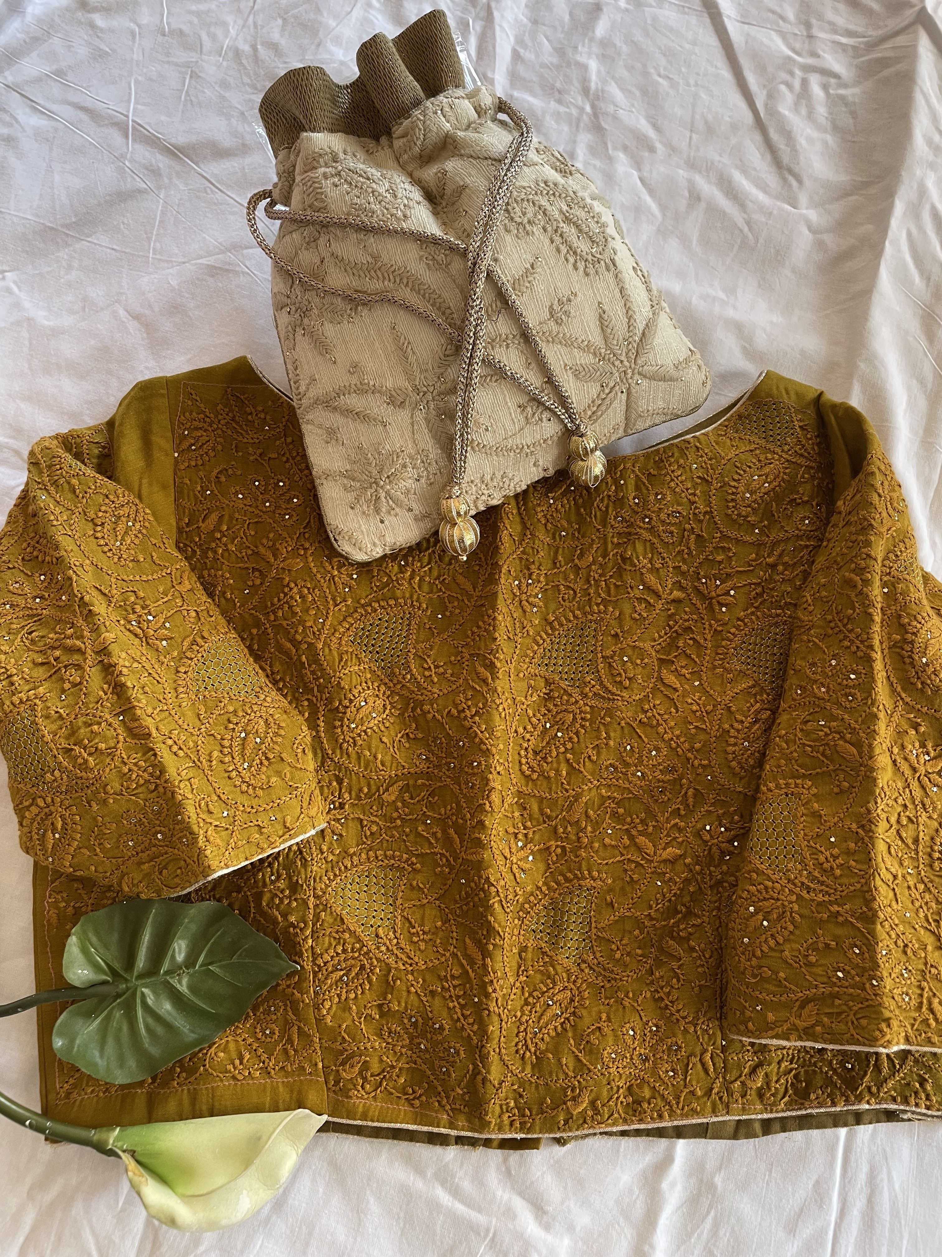ready to wear chikankari blouse-free size chikankari blouse