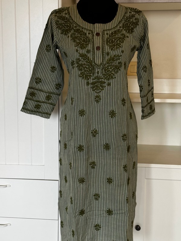 chikankari kurti-ready to wear chikankari kurti-chikankari kurti on organic fabric