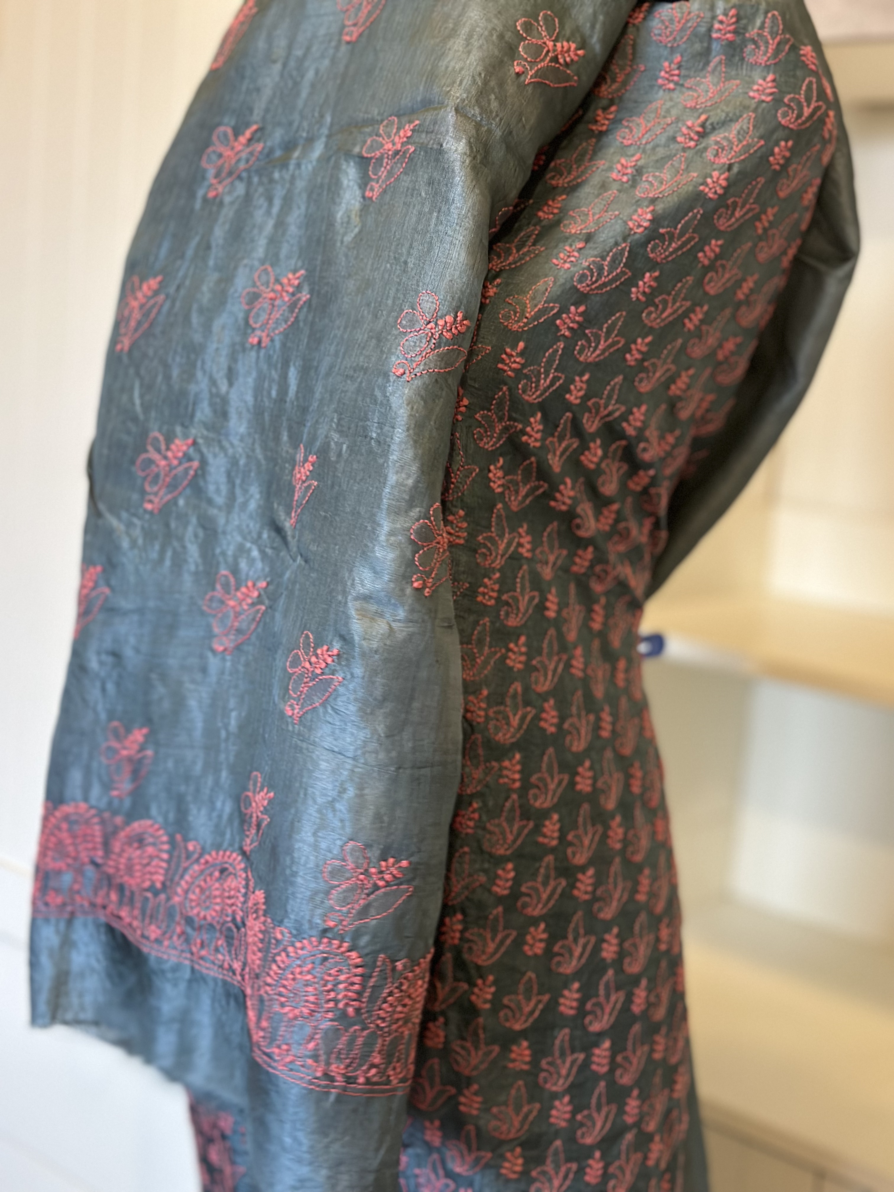 Grey & Pink Tussar Silk Kurta Dupatta Pant Set - Image 2