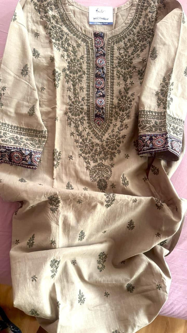Fossil grey Linen Chikankari Kurti With Kalamkari Border - Image 3
