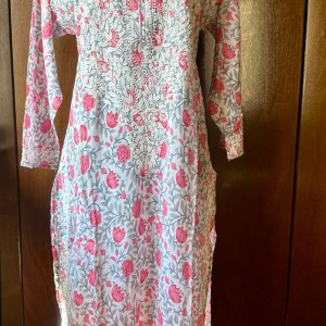 soft pink floral printed cotton mul chikankari kurti