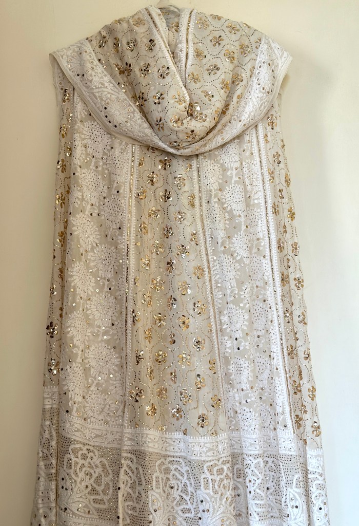 Off-White Pure Georgette Chikankari Lehenga With Kamdani Work