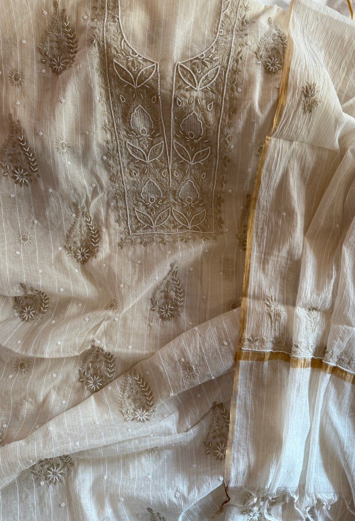 Off-white Maheshwari Chikankari kurta dupatta set with Jaali & Pearl work