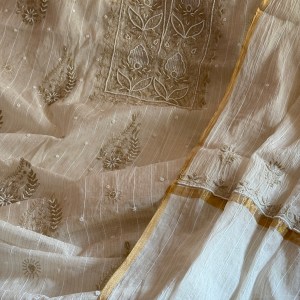 Off-white Maheshwari Chikankari kurta dupatta set with Jaali & Pearl work - Image 2