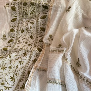 Off-white Maheshwari cotton Chikankari kurta dupatta set - Image 1
