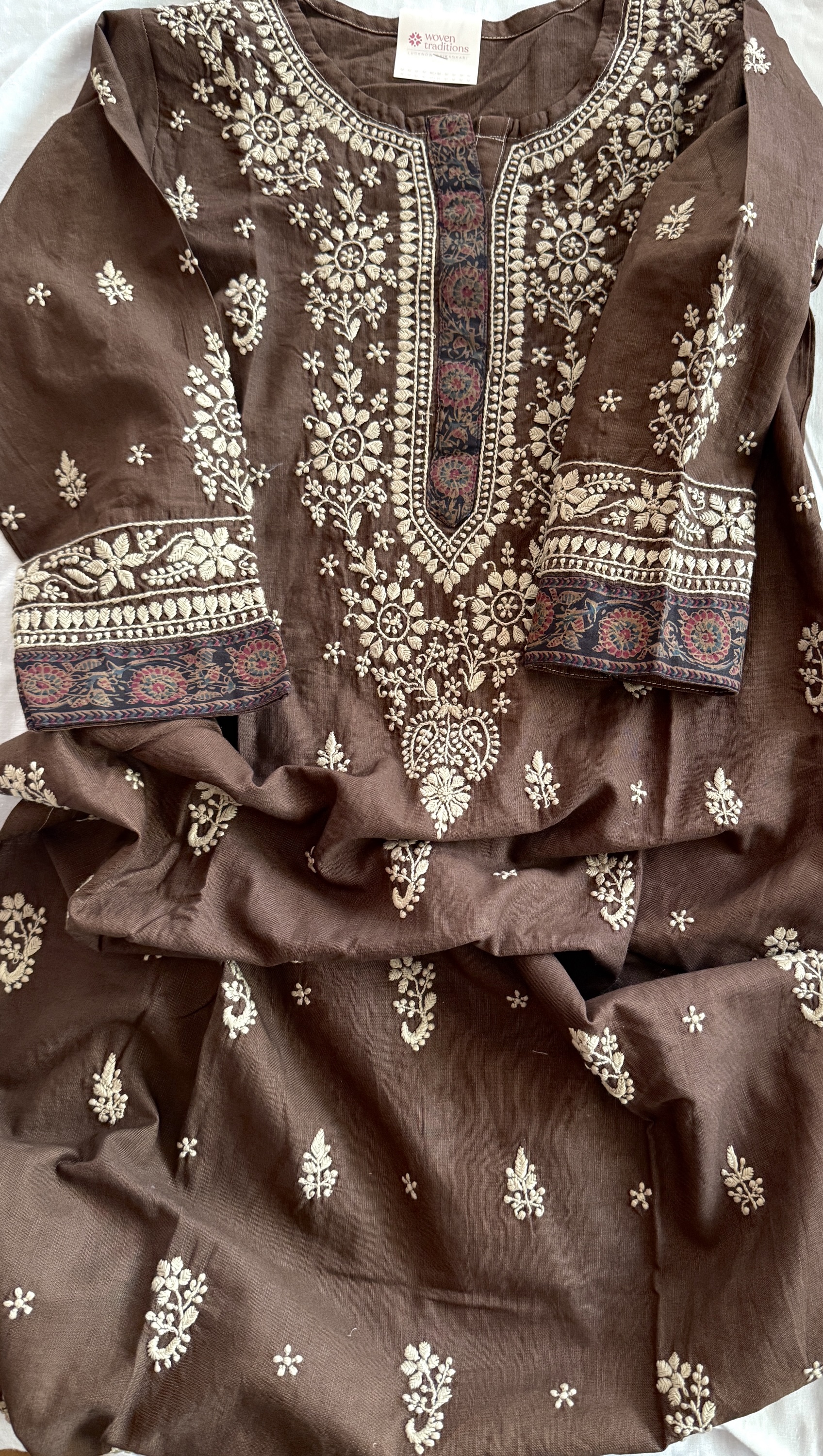 Pure linen ready to wear Chikankari kurti with Kalamkari detailing on neck & sleeves - Image 1