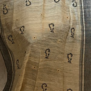 Beige Ghicha silk chikankari stole - Image 2
