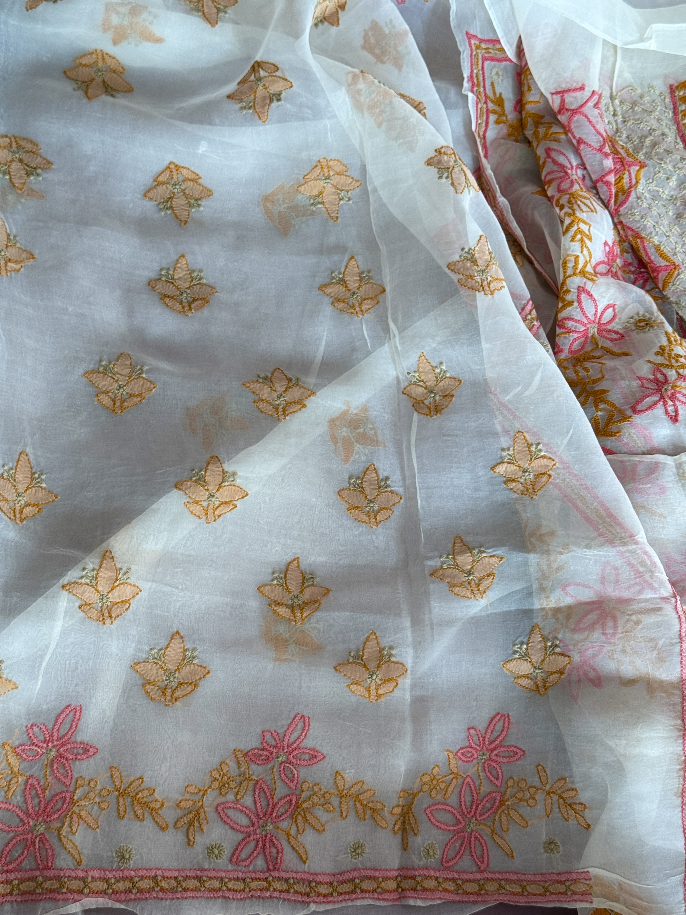 Off-white pure organza chikankari kurta dupatta set with peach & pink shadow & murri work - Image 3