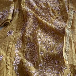 Mustard yellow mulmul kurta dupatta set with lilac Chikankari work - Image 2