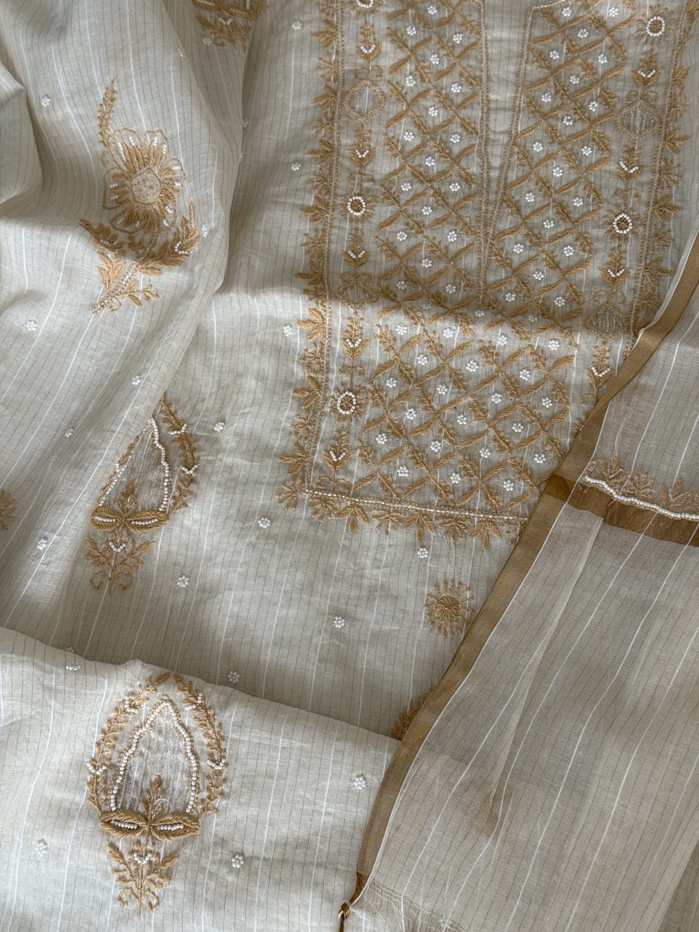 Off-white fawn Maheshwari mulmul chikankari kurta dupatta set with pearl work - Image 2