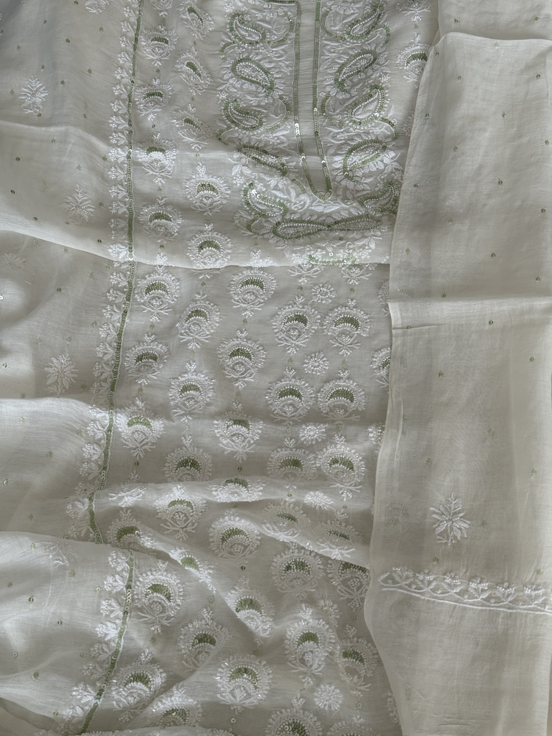 Ivory white Chanderi mulmul chikankari kurta dupatta set delicately embellished with tiny pearls & green sequins - Image 4