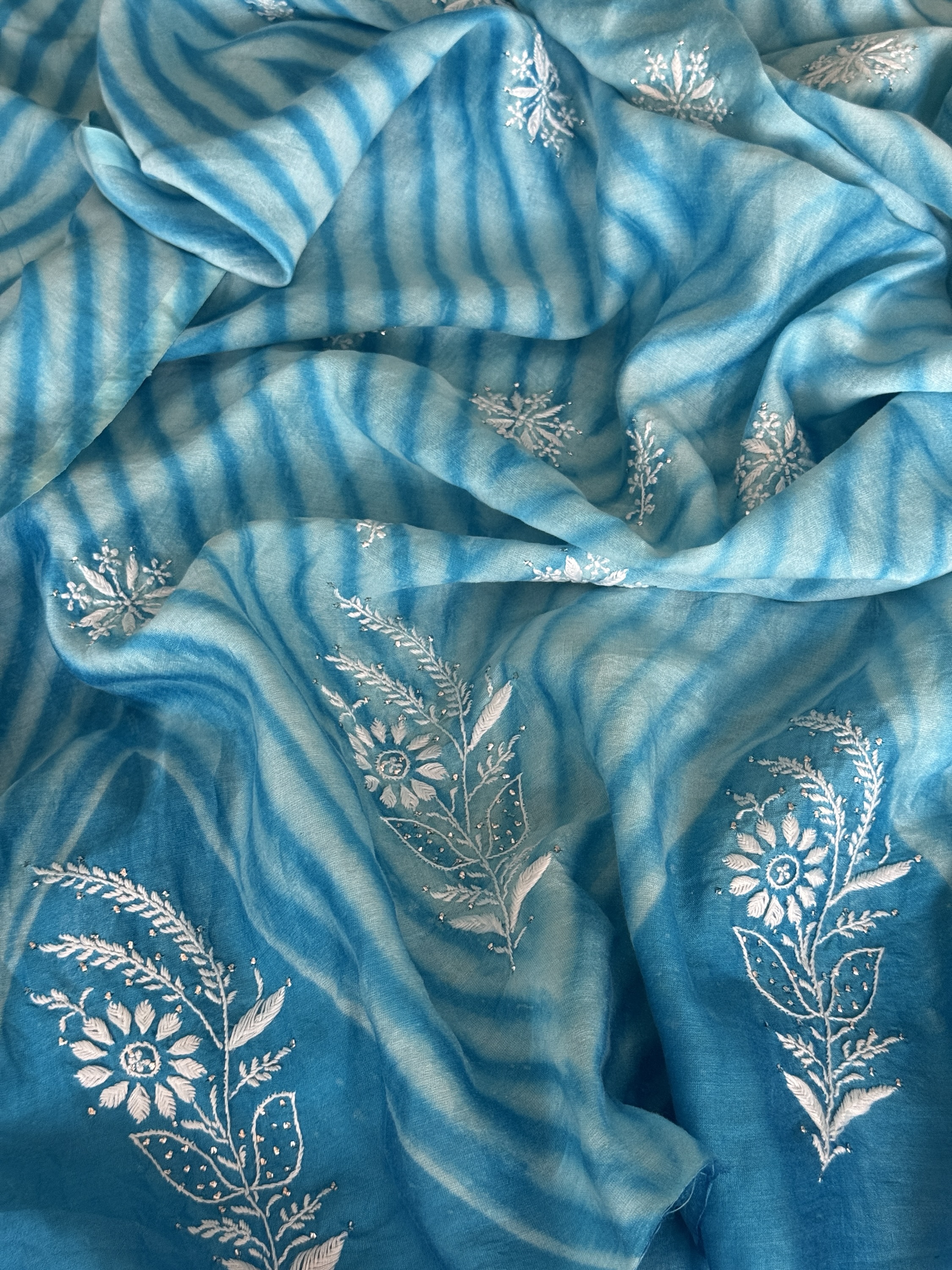 Cyan chanderi ombré hand-tied leheriya chikankari kurta piece - Image 2